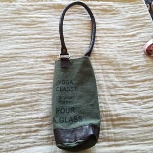 Mona B | Yoga Class Wine Bag